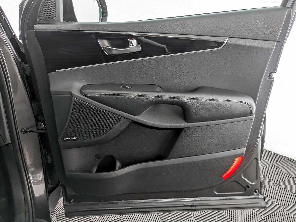 Купить Kia Sorento с пробегом. Фото: #19