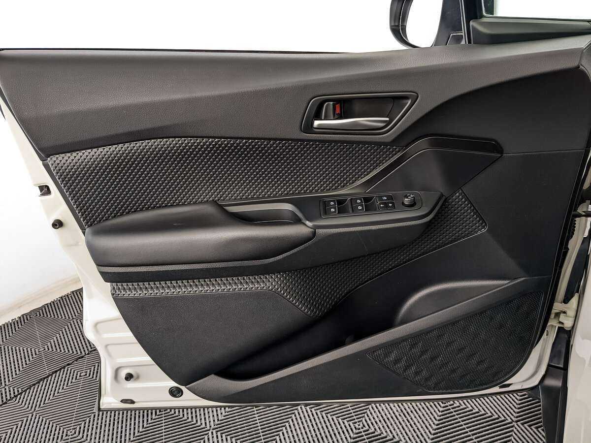 Купить Toyota C-HR с пробегом. Фото: #13
