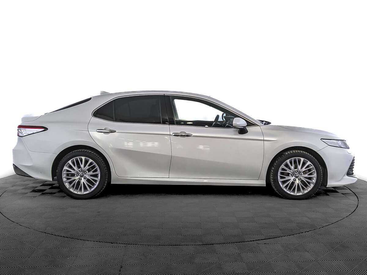 Купить Toyota Camry с пробегом. Фото: #3