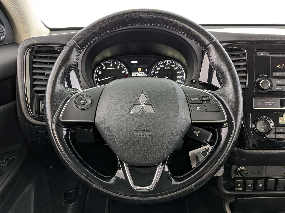 Купить Mitsubishi Outlander с пробегом. Фото: #17