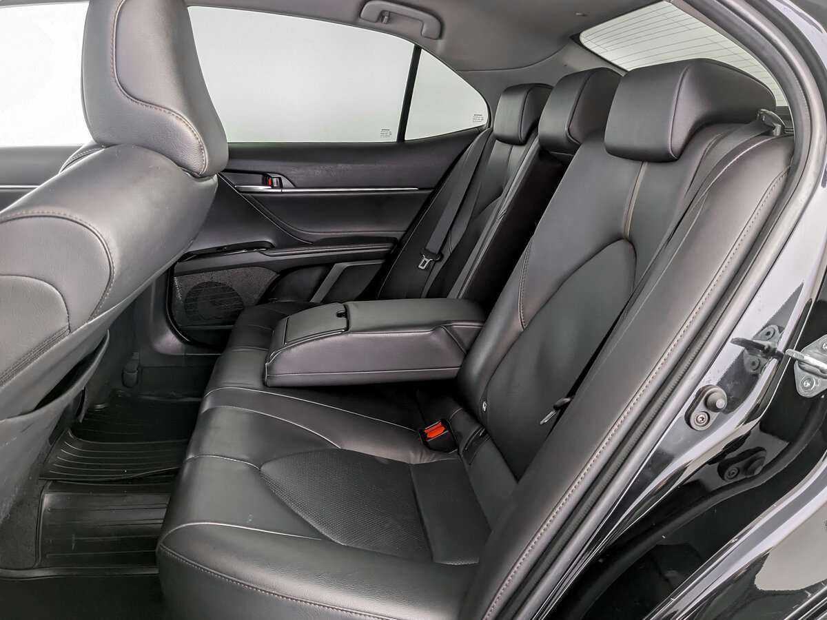 Купить Toyota Camry с пробегом. Фото: #9