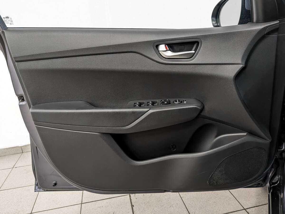 Купить Hyundai Solaris с пробегом. Фото: #14