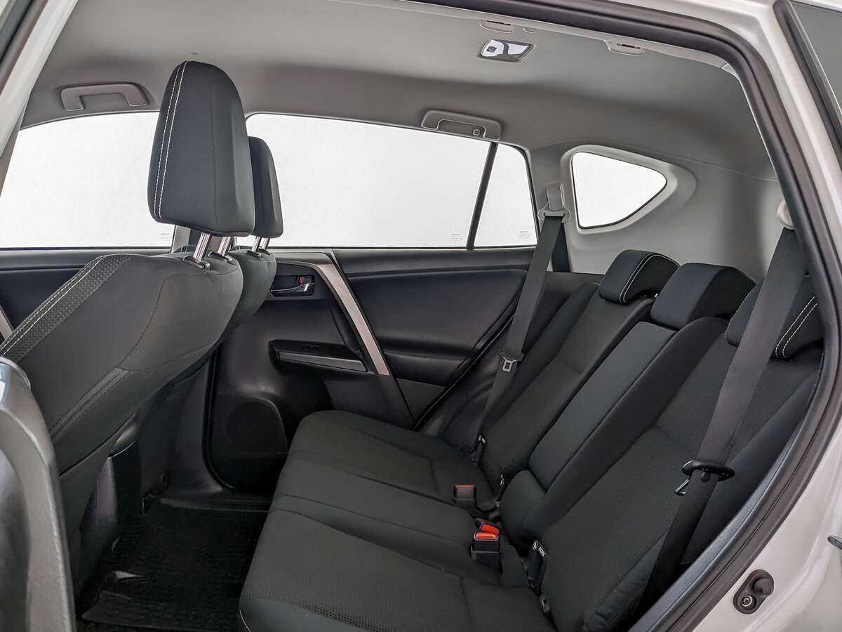 Купить Toyota RAV4 с пробегом. Фото: #9