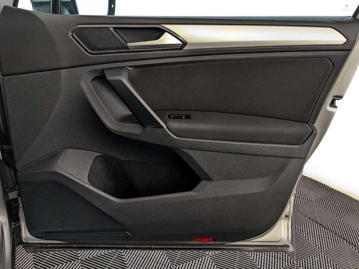 Купить Volkswagen Tiguan с пробегом. Фото: #19