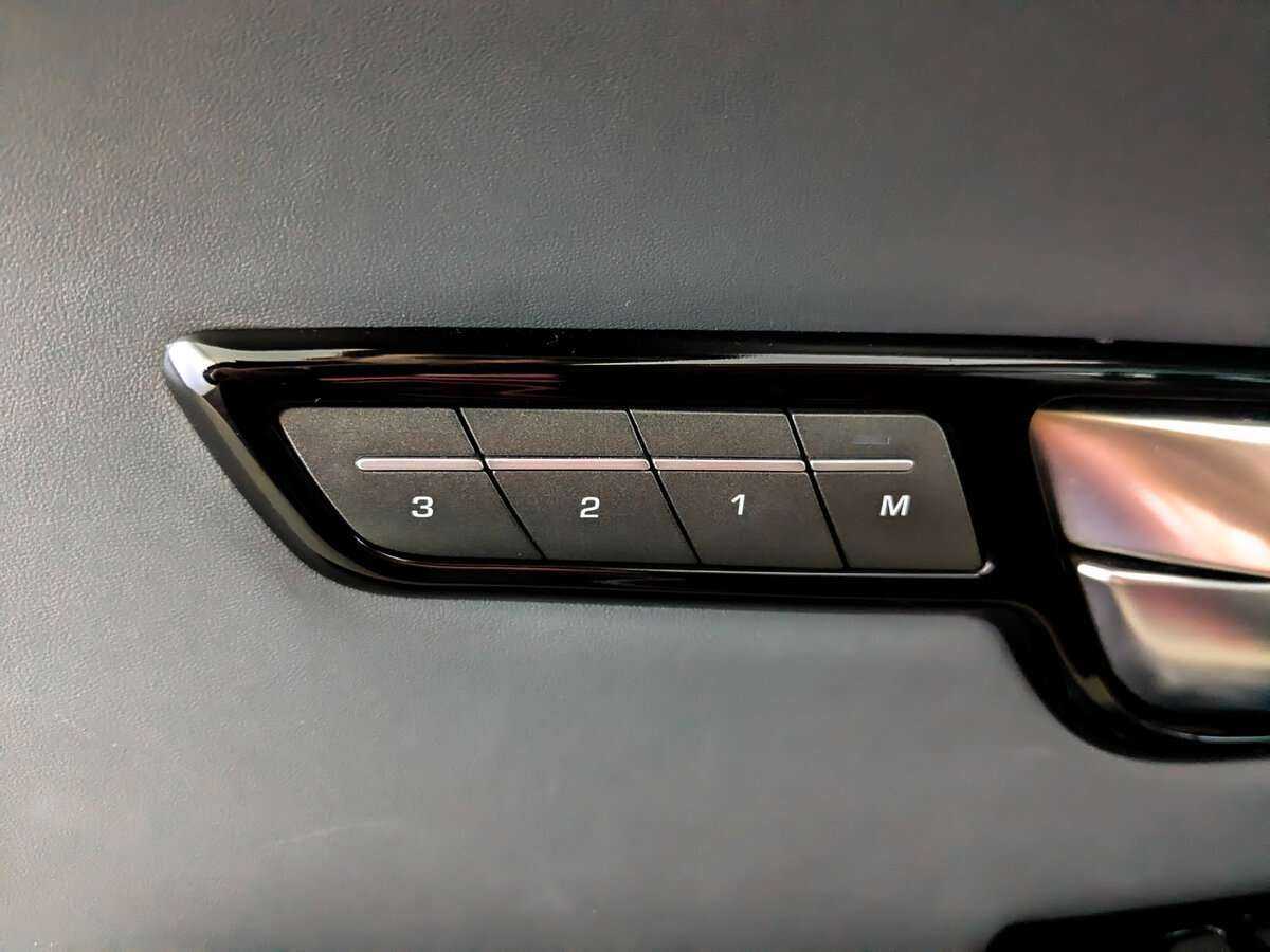 Купить Land Rover Range Rover Evoque с пробегом. Фото: #21