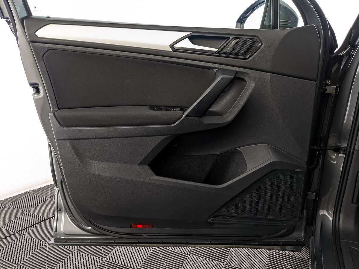 Купить Volkswagen Tiguan с пробегом. Фото: #12