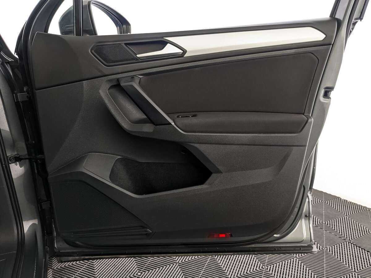 Купить Volkswagen Tiguan с пробегом. Фото: #17