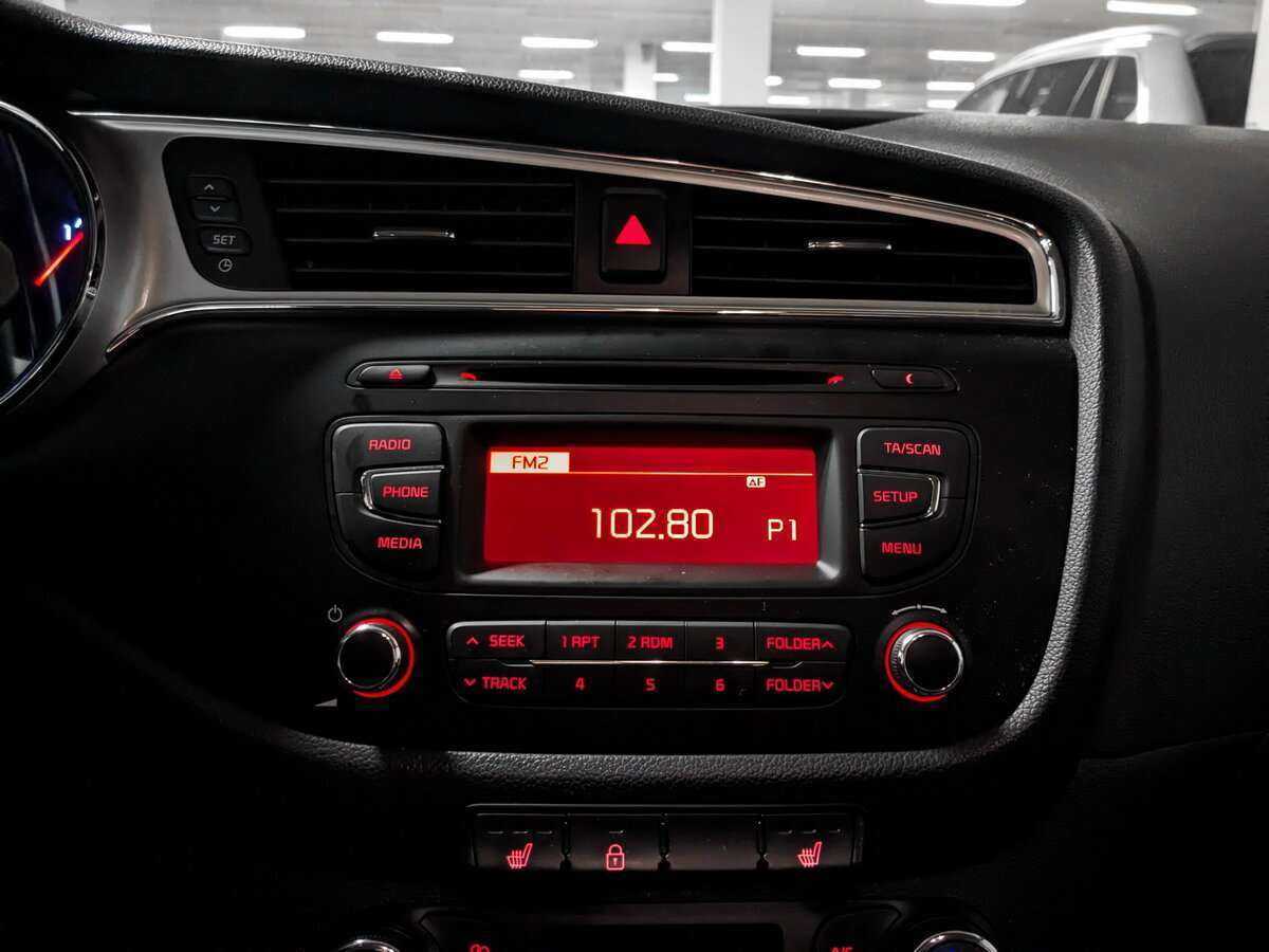 Купить Kia Ceed с пробегом. Фото: #13