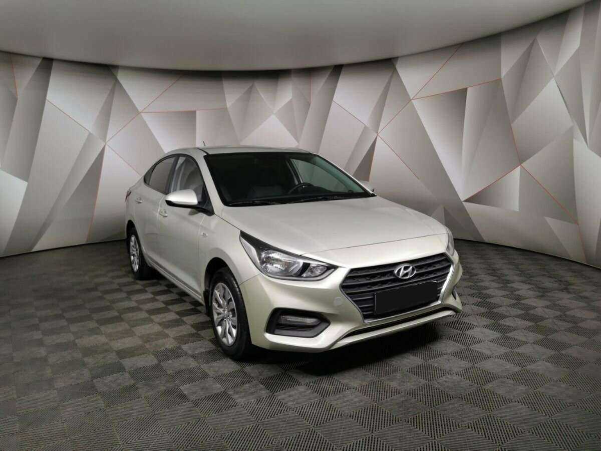 Купить Hyundai Solaris с пробегом. Фото: #2