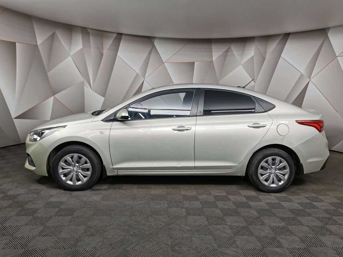 Купить Hyundai Solaris с пробегом. Фото: #4