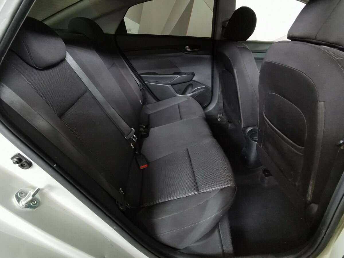 Купить Hyundai Solaris с пробегом. Фото: #11