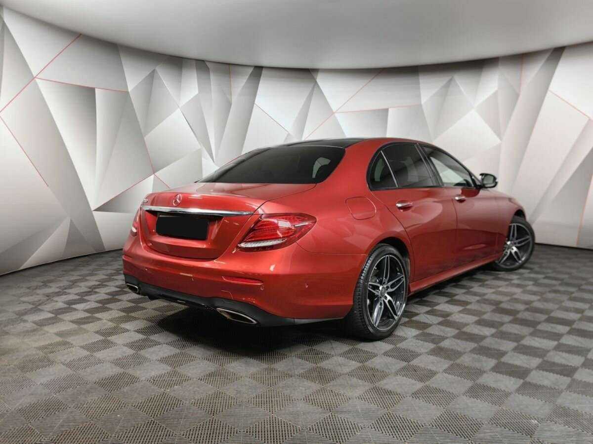 Купить Mercedes-Benz E-Класс с пробегом. Фото: #1