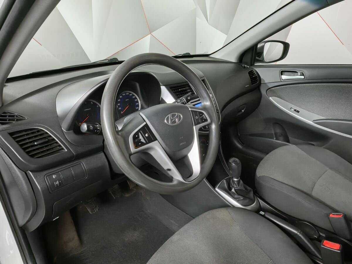 Купить Hyundai Solaris с пробегом. Фото: #13