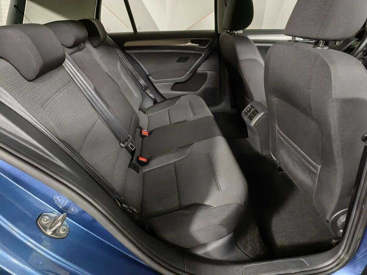 Купить Volkswagen Golf с пробегом. Фото: #11