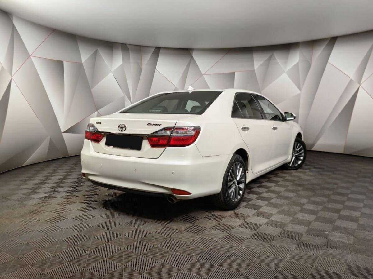 Купить Toyota Camry с пробегом. Фото: #1