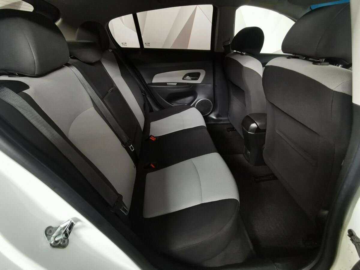Купить Chevrolet Cruze с пробегом. Фото: #11