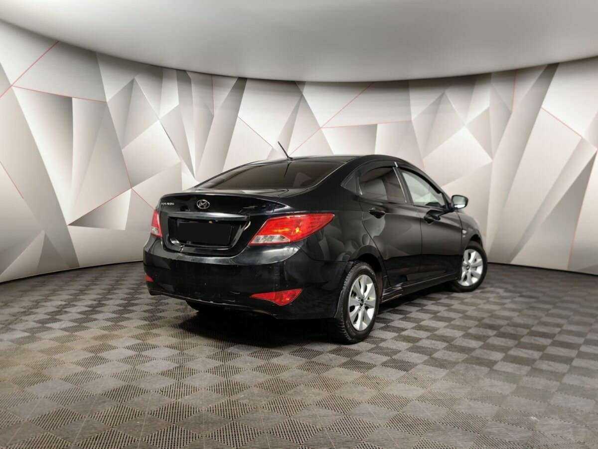 Купить Hyundai Solaris с пробегом. Фото: #1