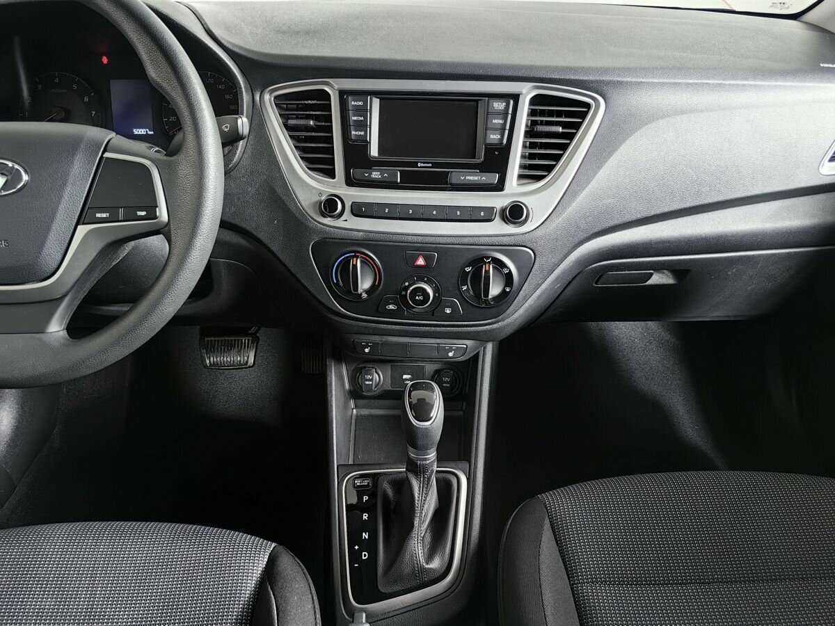 Купить Hyundai Solaris с пробегом. Фото: #10