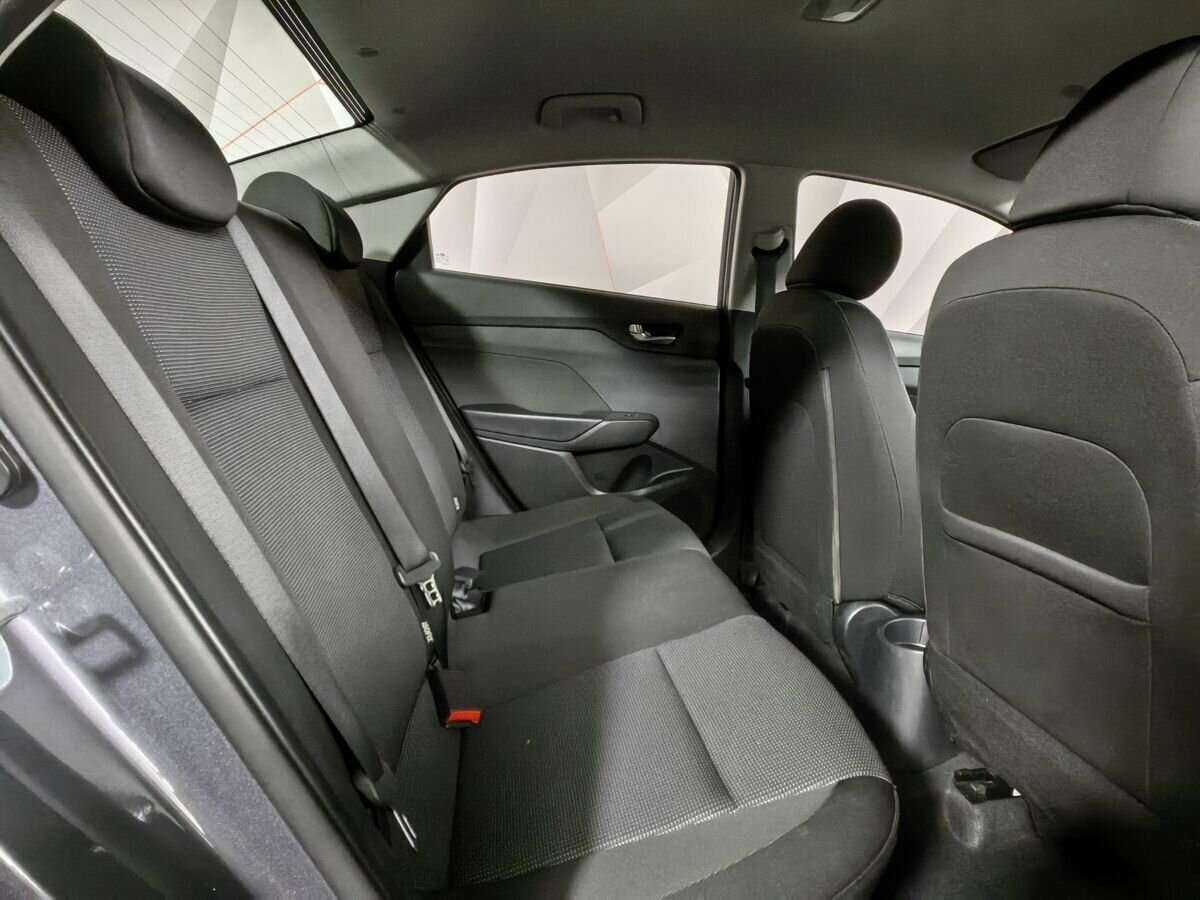 Купить Hyundai Solaris с пробегом. Фото: #11