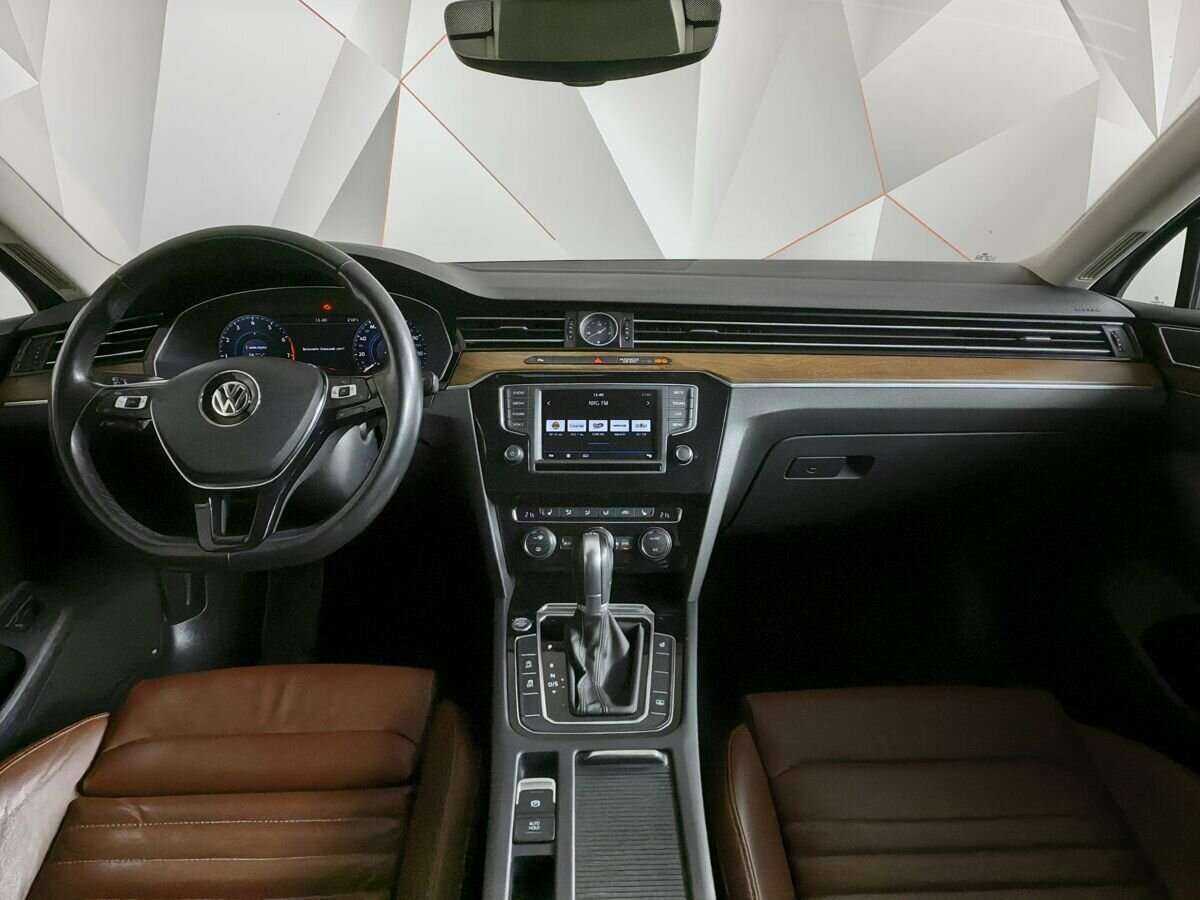 Купить Volkswagen Passat с пробегом. Фото: #9