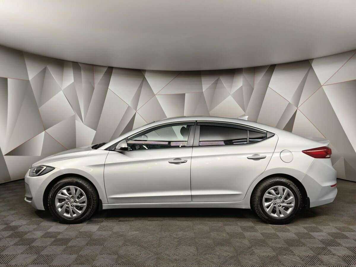 Купить Hyundai Elantra с пробегом. Фото: #3