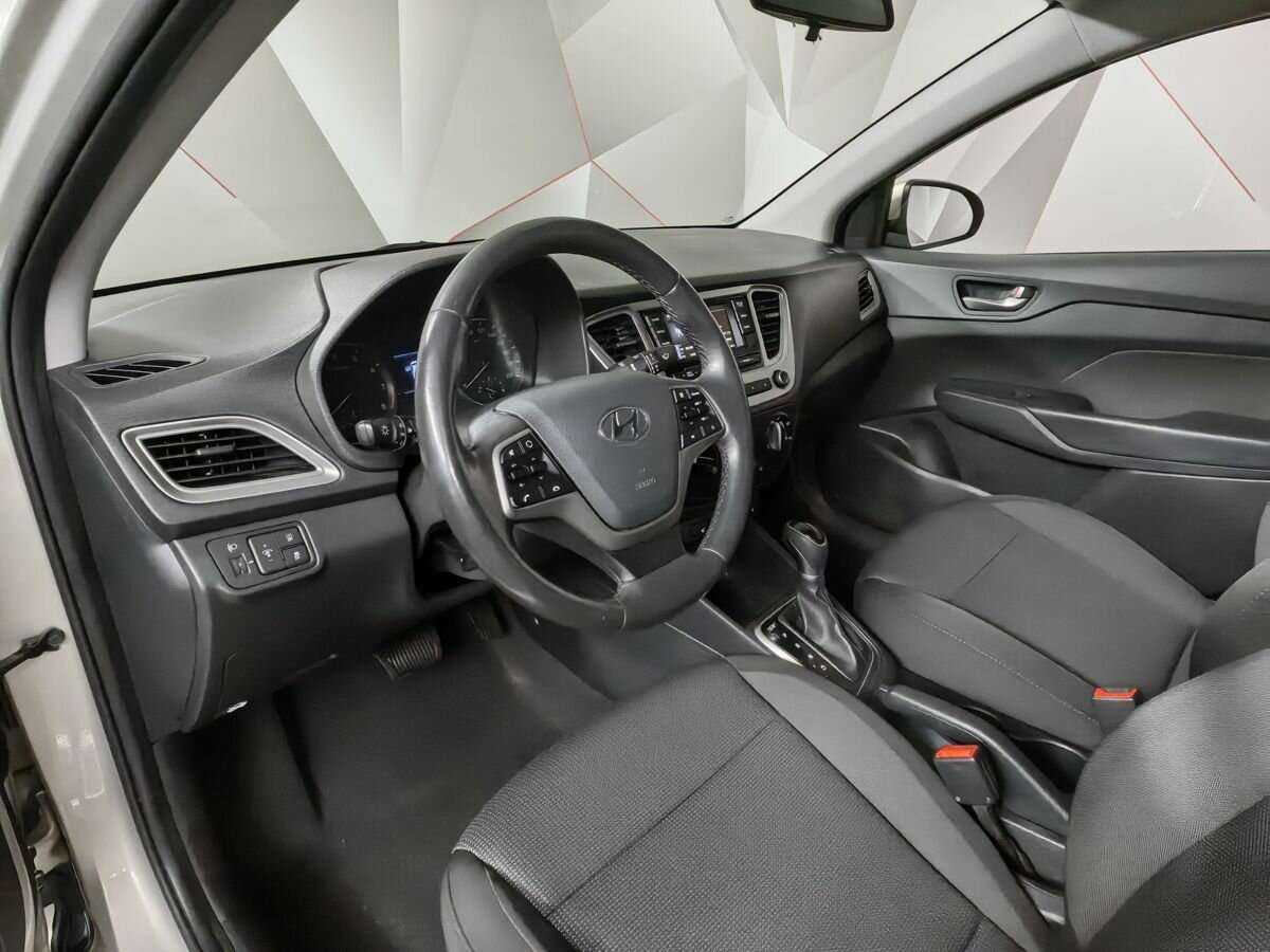 Купить Hyundai Solaris с пробегом. Фото: #11
