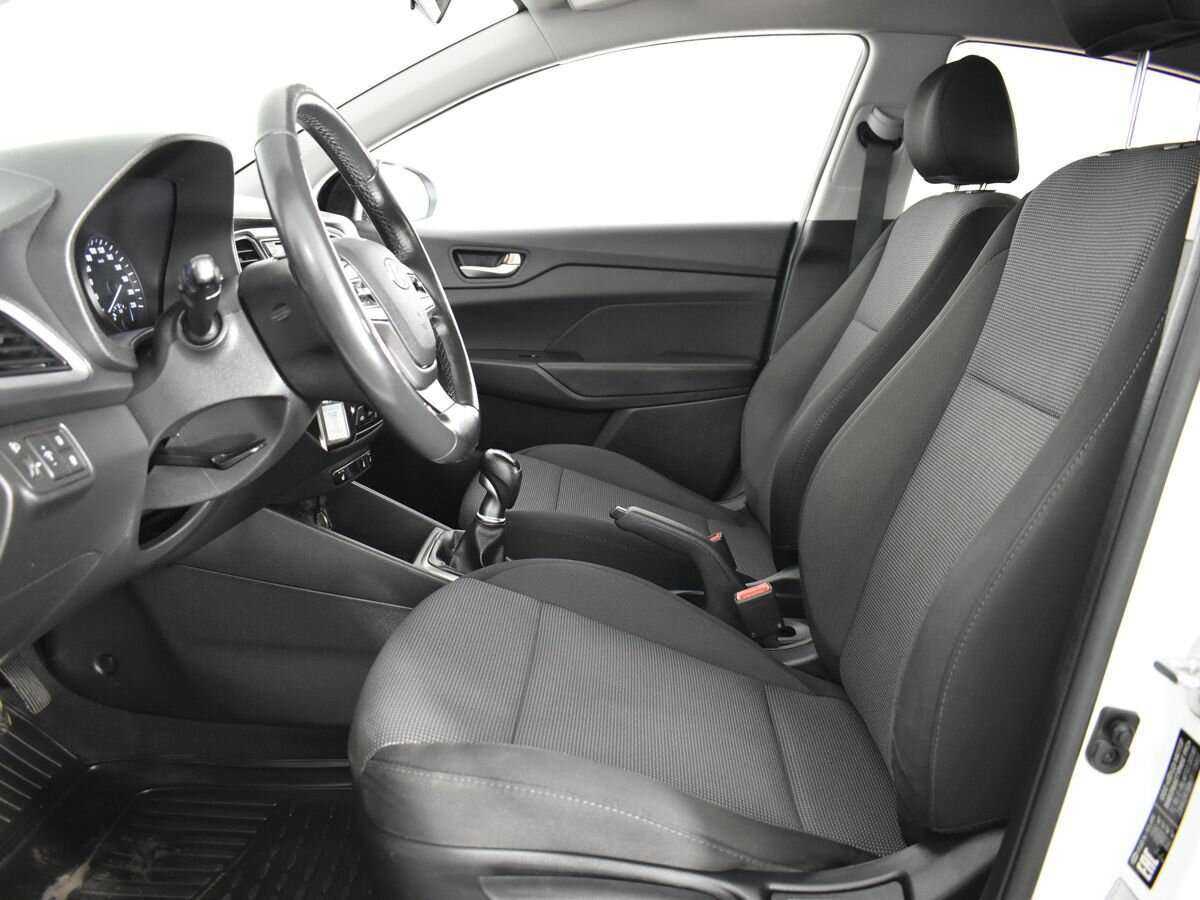 Купить Hyundai Solaris с пробегом. Фото: #9