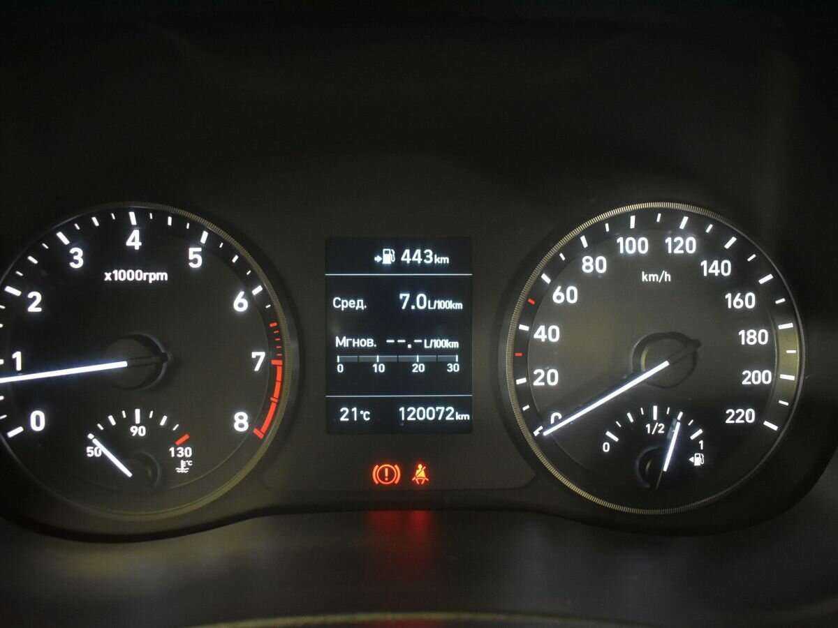 Купить Hyundai Solaris с пробегом. Фото: #12