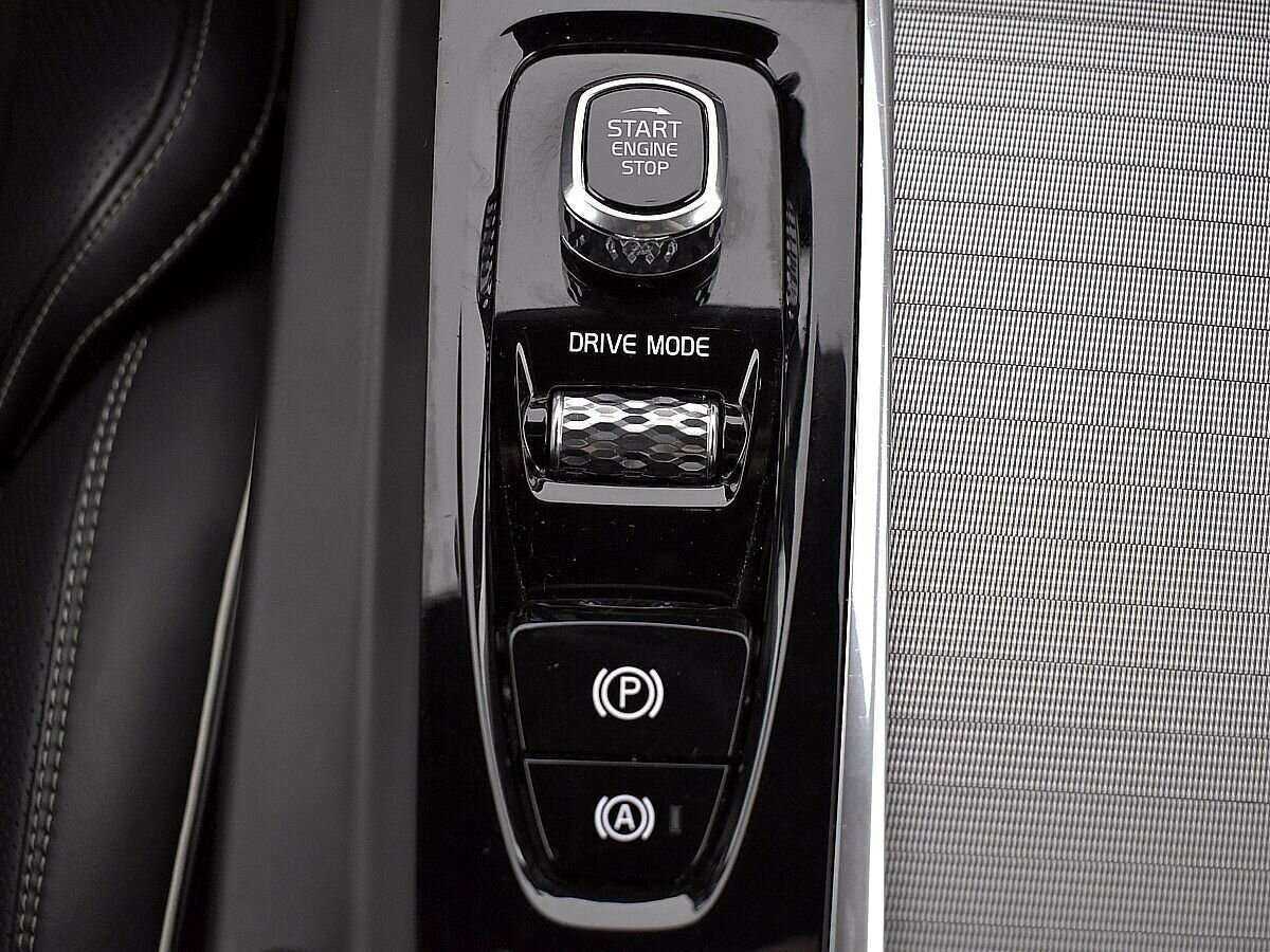 Купить Volvo XC60 с пробегом. Фото: #17