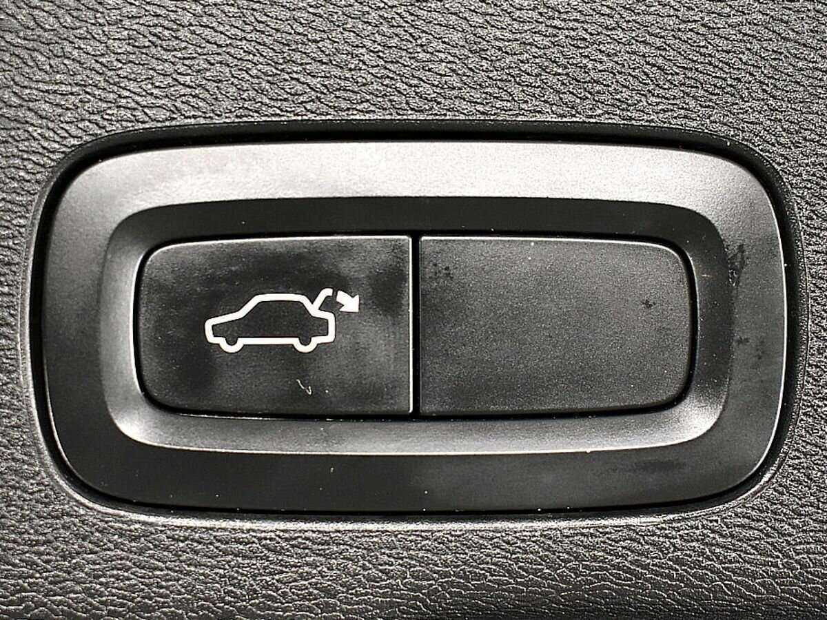 Купить Volvo XC60 с пробегом. Фото: #20