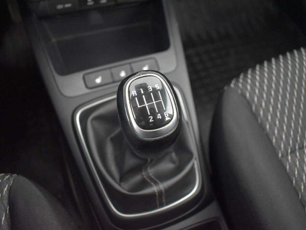 Купить Kia Rio с пробегом. Фото: #13