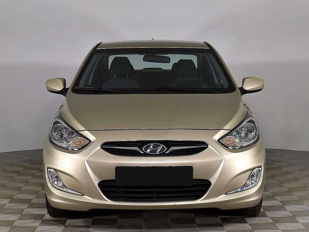 Купить Hyundai Solaris с пробегом. Фото: #2
