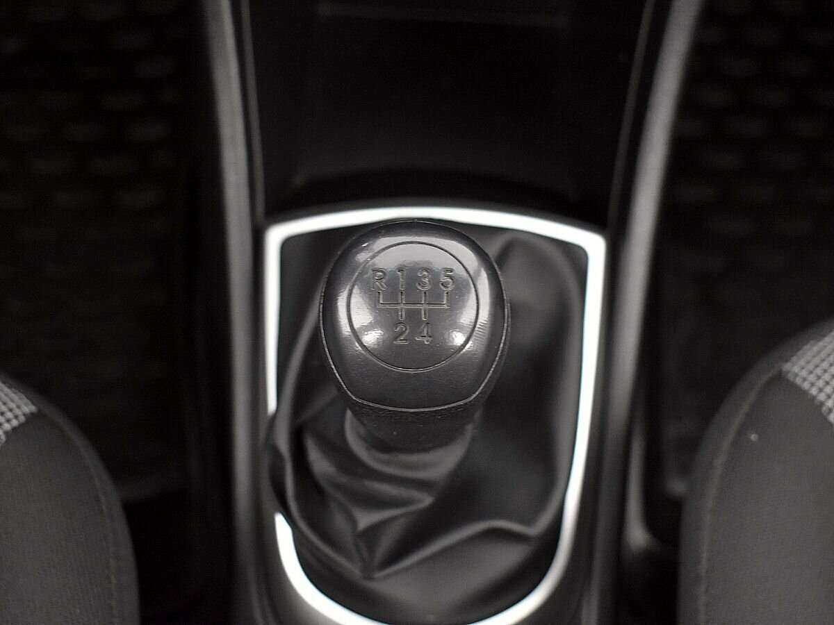 Купить Hyundai Solaris с пробегом. Фото: #13