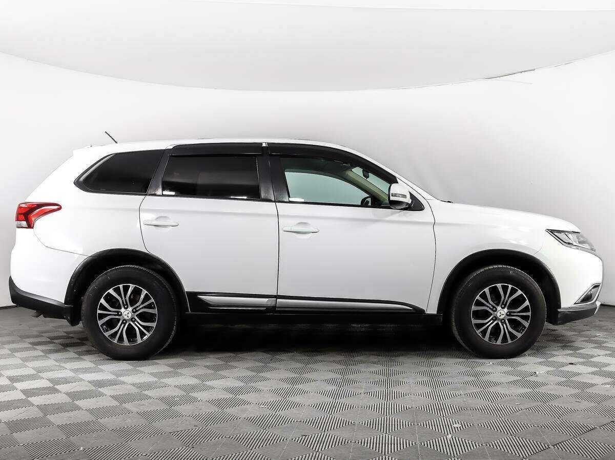 Купить Mitsubishi Outlander с пробегом. Фото: #3