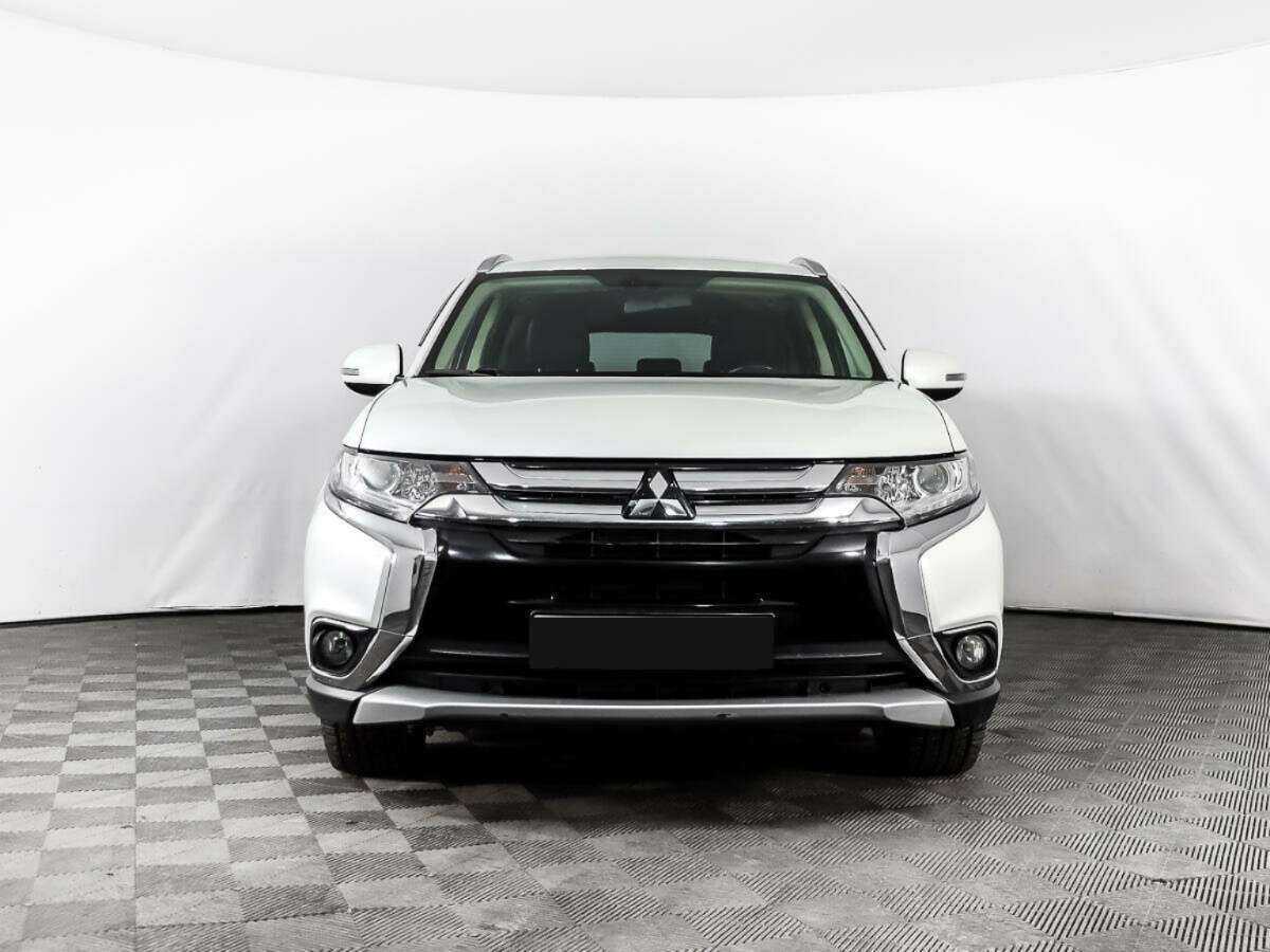 Купить Mitsubishi Outlander с пробегом. Фото: #1