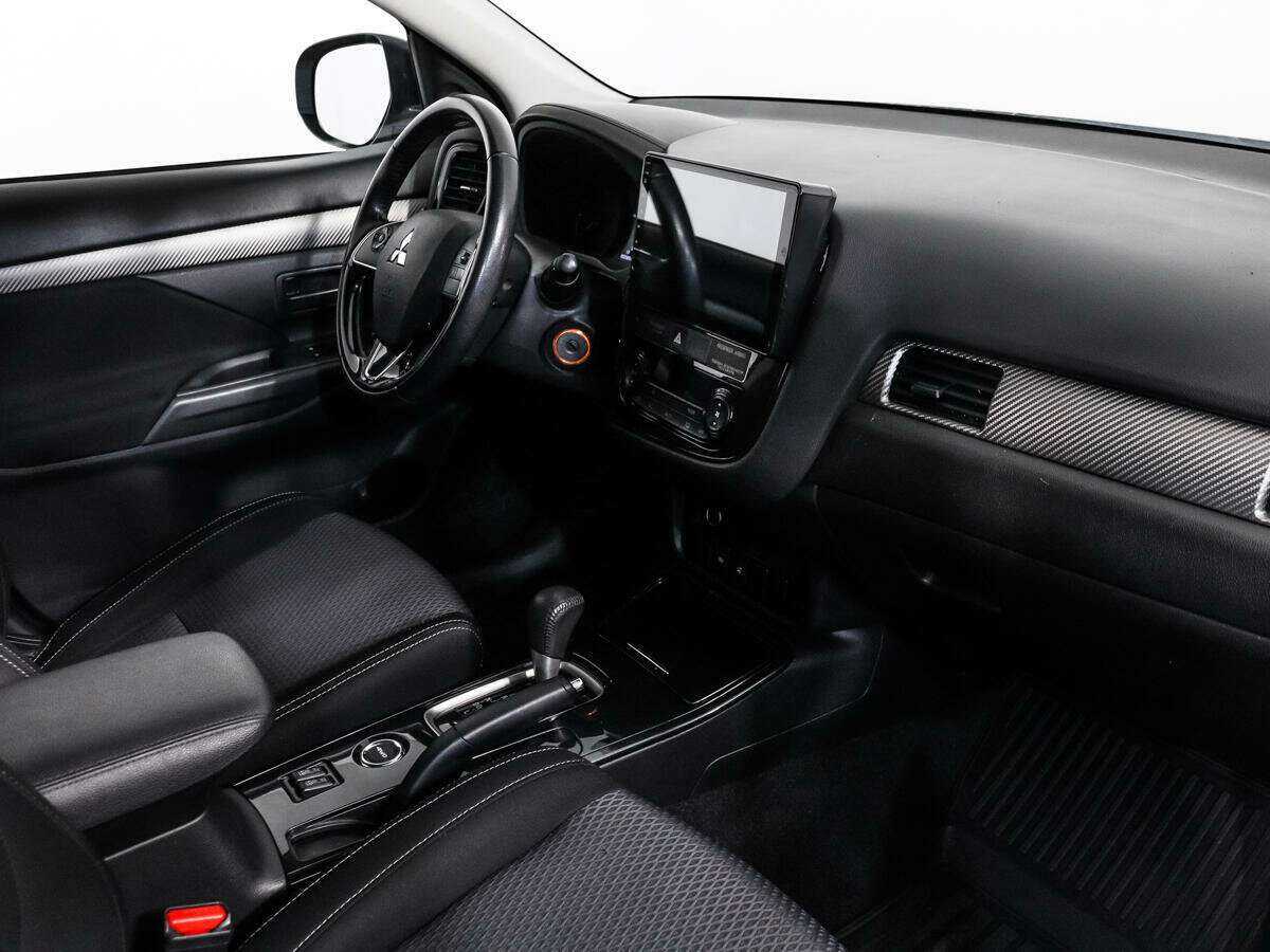 Купить Mitsubishi Outlander с пробегом. Фото: #11