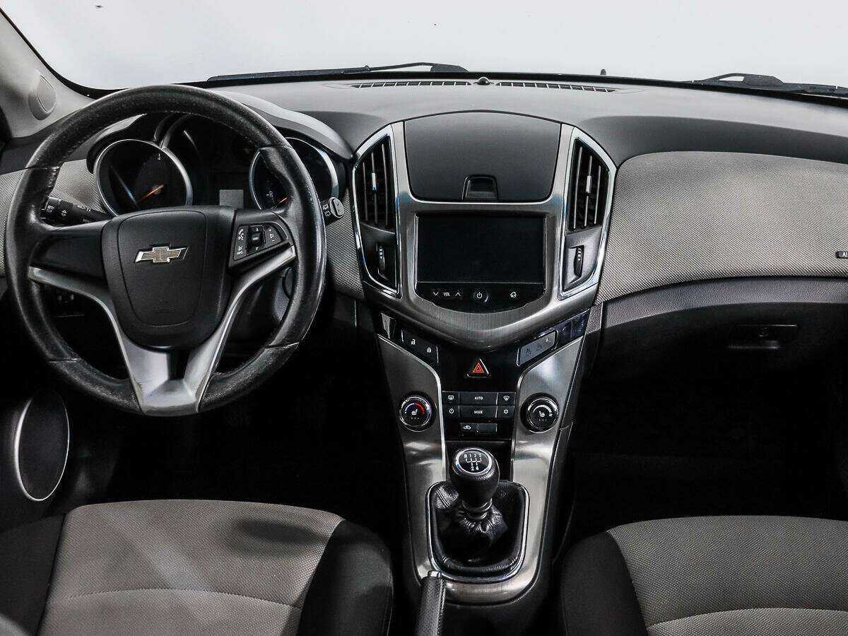 Купить Chevrolet Cruze с пробегом. Фото: #11