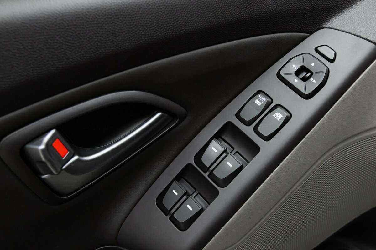 Купить Hyundai ix35 с пробегом. Фото: #5