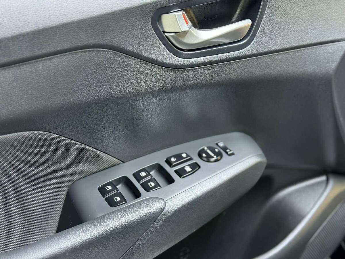 Купить Hyundai Solaris с пробегом. Фото: #12