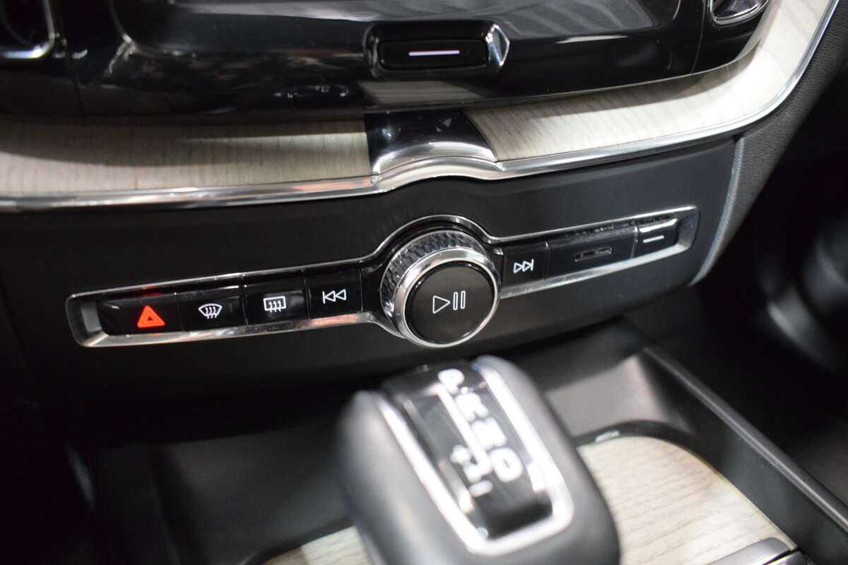 Купить Volvo XC60 с пробегом. Фото: #19