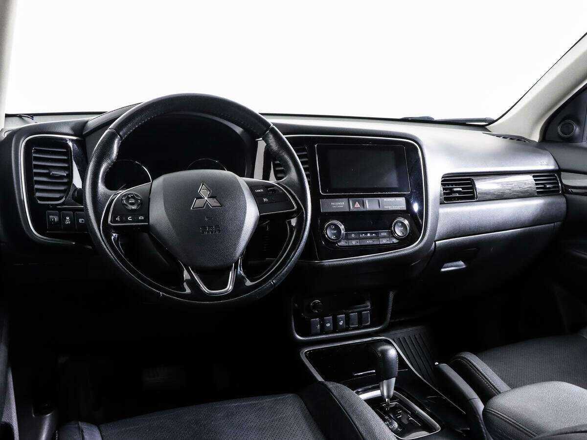 Купить Mitsubishi Outlander с пробегом. Фото: #8