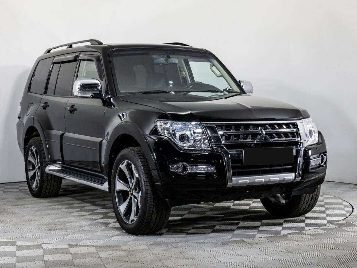 Купить Mitsubishi Pajero с пробегом. Фото: #2