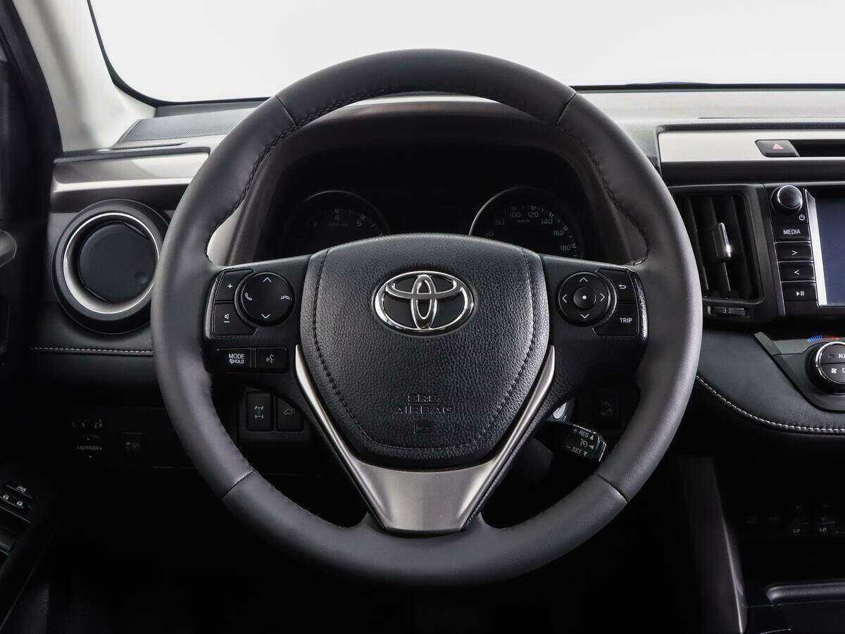 Купить Toyota RAV4 с пробегом. Фото: #9