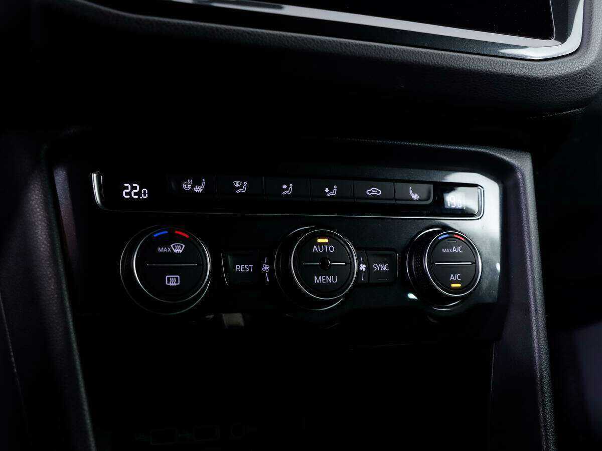 Купить Volkswagen Tiguan с пробегом. Фото: #14