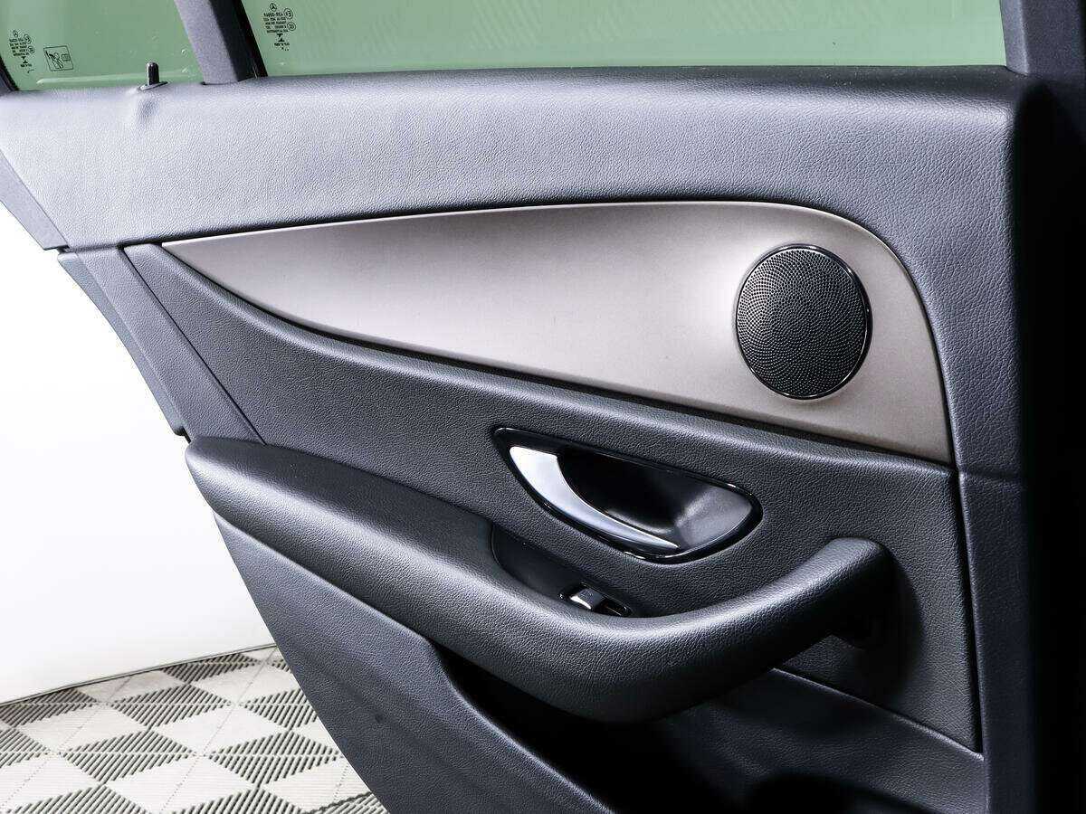 Купить Mercedes-Benz E-Класс с пробегом. Фото: #16