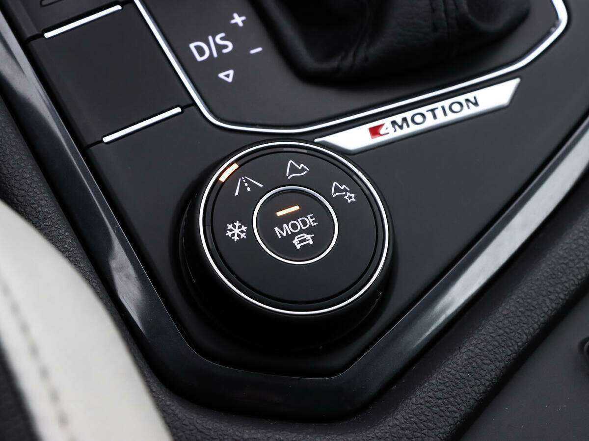 Купить Volkswagen Tiguan с пробегом. Фото: #12