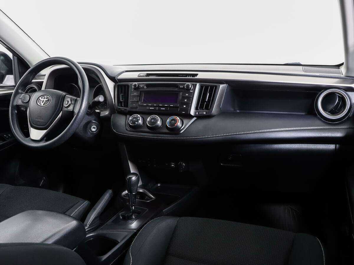 Купить Toyota RAV4 с пробегом. Фото: #8