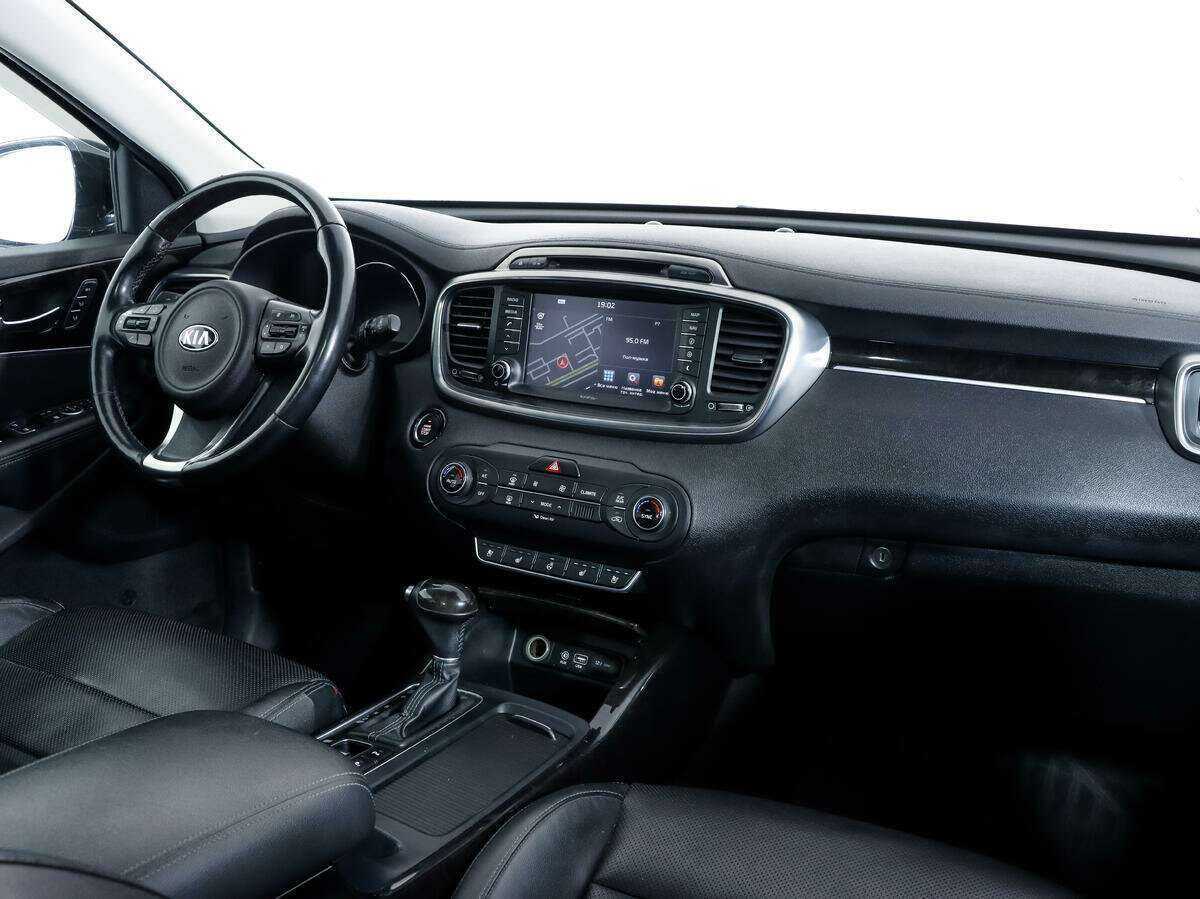 Купить Kia Sorento с пробегом. Фото: #8