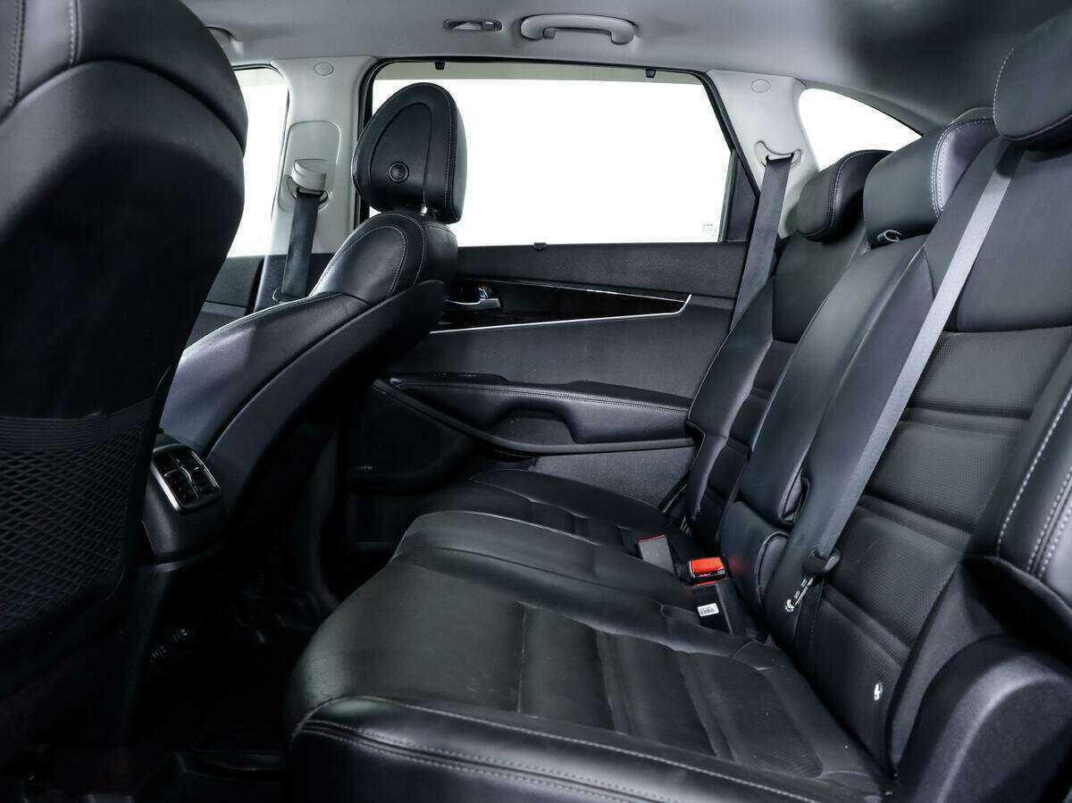 Купить Kia Sorento с пробегом. Фото: #10