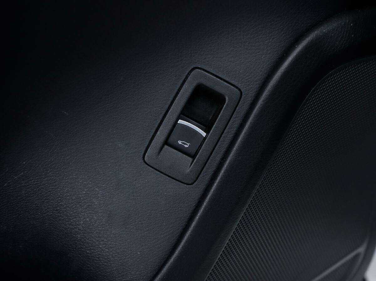 Купить Volkswagen Touareg с пробегом. Фото: #10